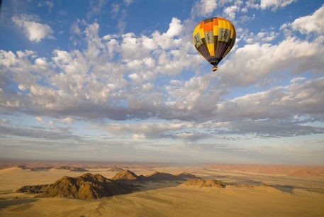 Путешествие на воздушном шаре через Сахару