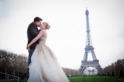 Свадьба в Париже - это так романтично!