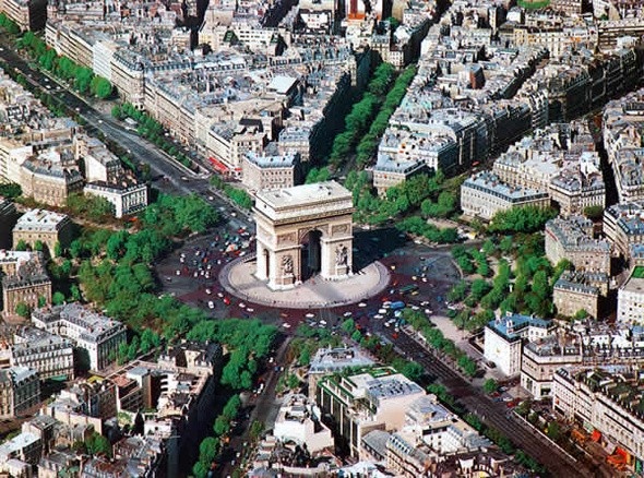 Площадь Шарля де Голль - бывшая площадь Звезды