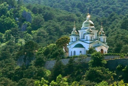 Церковь Святого Михаила близ Алупки