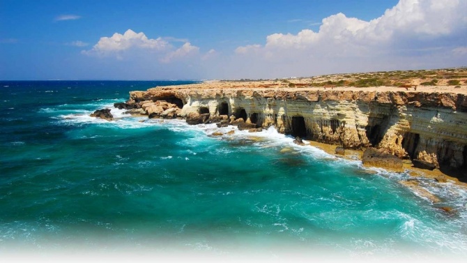 Бирюзовое море Кипра так заманчиво в бархатный сезон