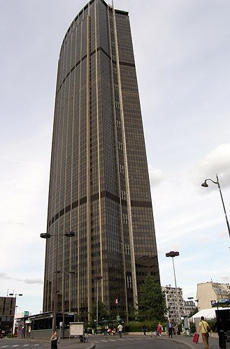 Башня Монпарнас - это небоскреб 