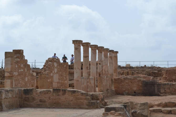 Руины гробниц царей Кипр