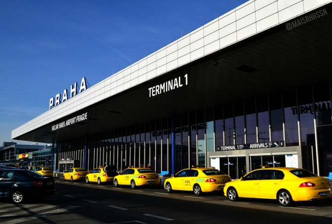 "Русское" такси в Пражском аэропорту 