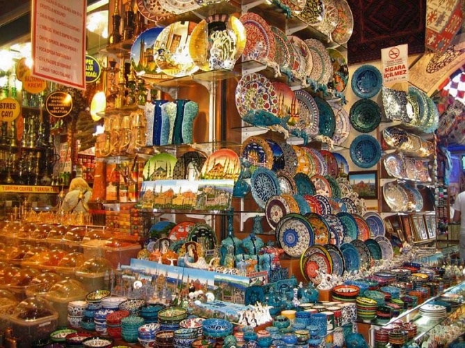 Большой выбор керамики на Египетском базаре
