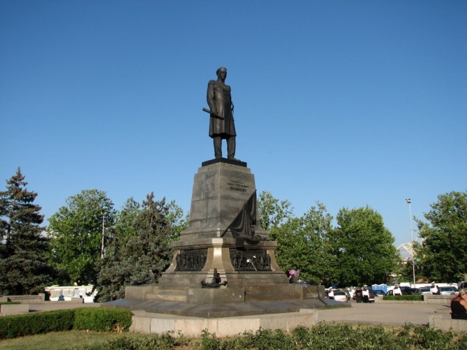 Памятник адмиралу П.С.Нахимову