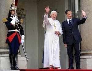 Президент Франции встречается с Папой Римским