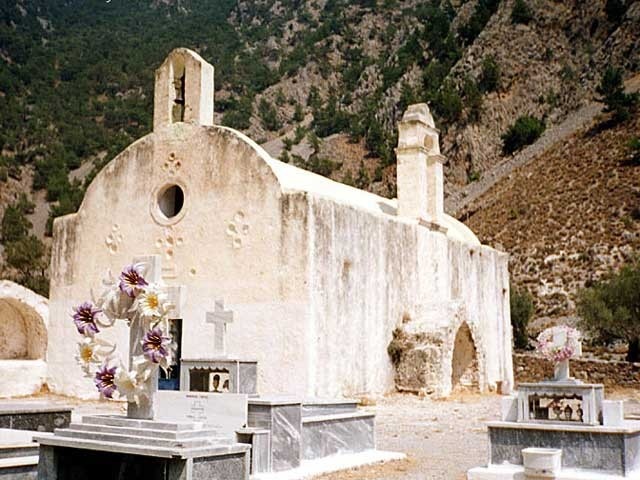 Древняя церковь в деревне Самарья