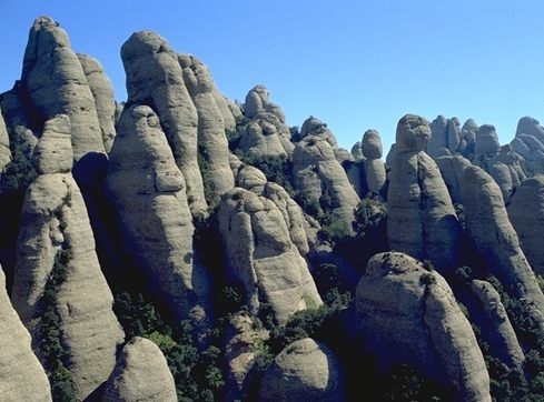 Каменные идолы горы Монсеррат