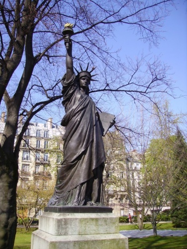 Статуя Свободы Люксембургского сада
