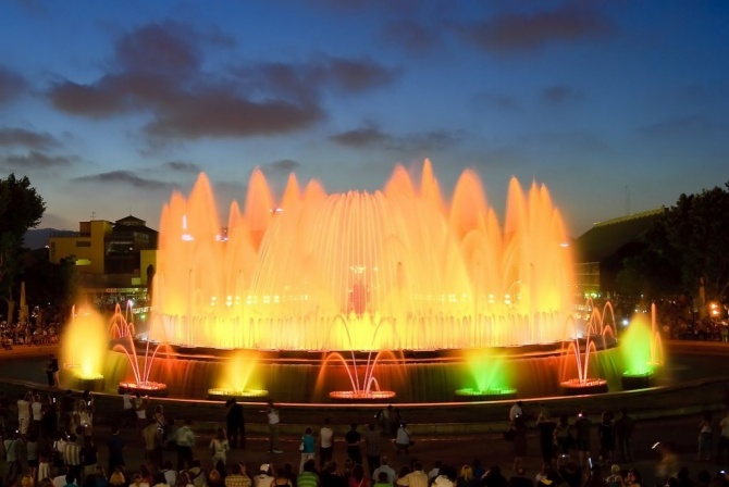 Поющие фонтаны в Барселоне 